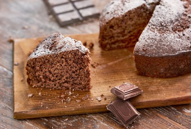 Bolo de chocolate na AIRFRYER 🍰 Vocês também são igual a esse bolo?