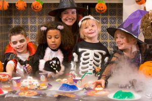 Receitas de Halloween: como manter as crianças entretidas na cozinha