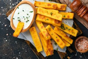 Polenta Frita com queijo e Ervas na AirFryer