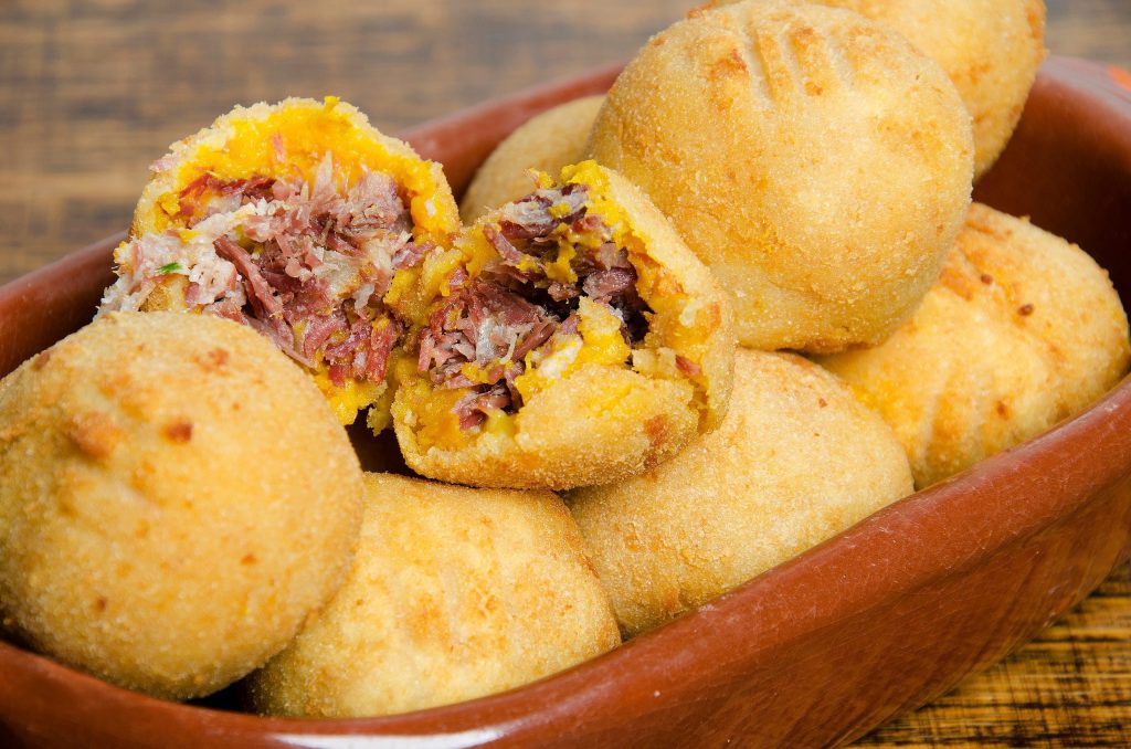 Bolinho de Carne Seca com Mandioca Mondial