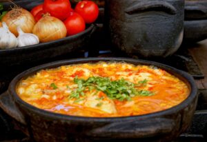 Moqueca de Peixe com Banana-da-Terra