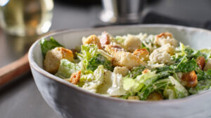 Caesar Salad com Frango Grelhado