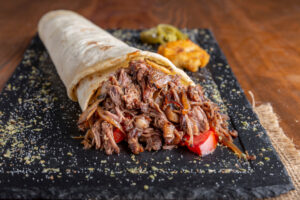 Wrap Caseiro com Carne Desfiada